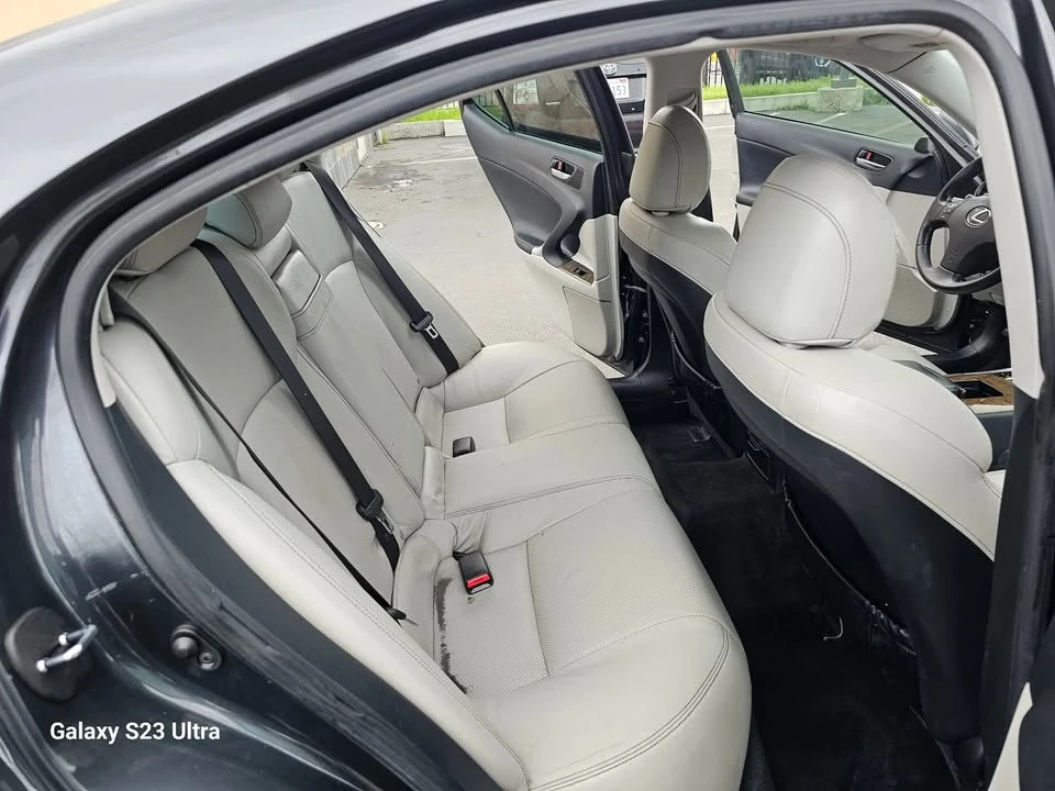 2010 Lexus IS 2nd Gen - Image 15 of 18