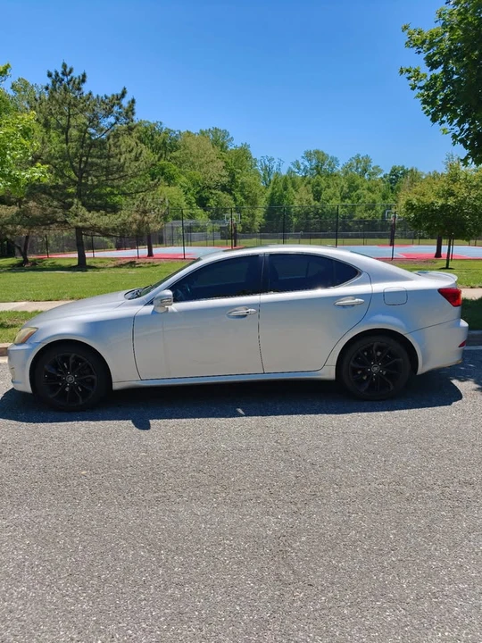 2010 Lexus IS 2nd Gen - Image 8 of 19
