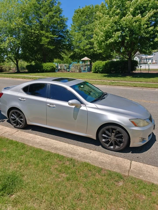 2010 Lexus IS 2nd Gen - Image 12 of 19