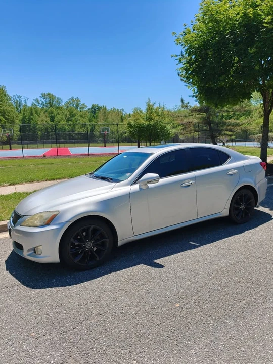 2010 Lexus IS 2nd Gen - Image 7 of 19