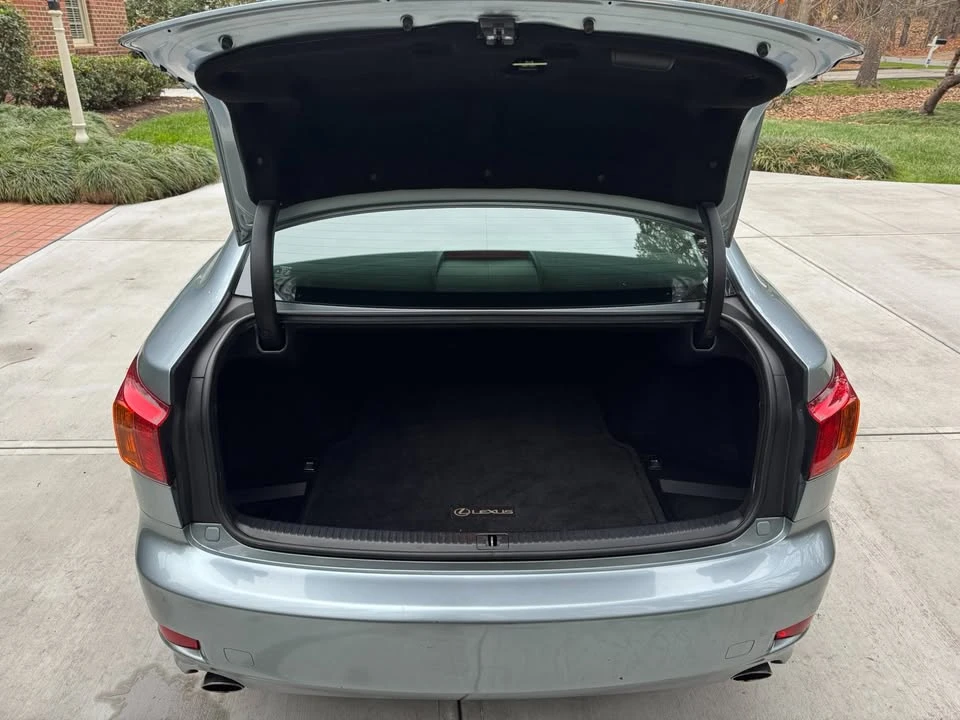 2010 Lexus IS 2nd Gen - Image 13 of 18