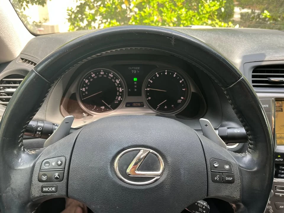 2010 Lexus IS 2nd Gen - Image 17 of 18