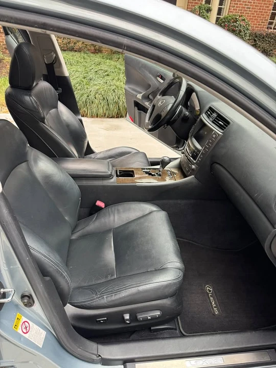 2010 Lexus IS 2nd Gen - Image 6 of 18
