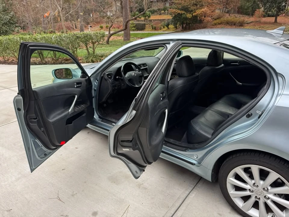 2010 Lexus IS 2nd Gen - Image 4 of 18