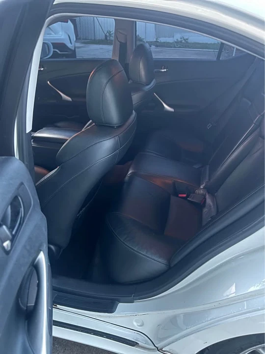 2010 Lexus IS 2nd Gen - Image 5 of 8