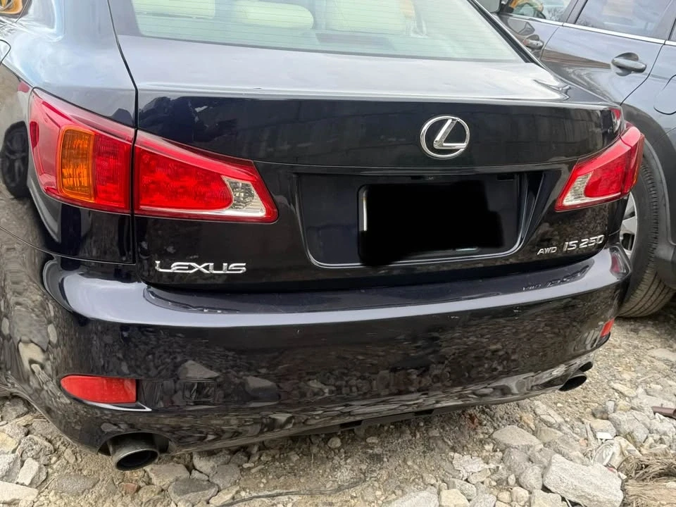 2010 Lexus IS 2nd Gen - Image 5 of 9