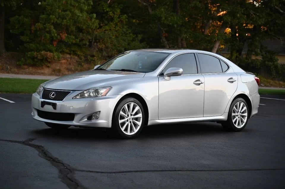 2010 Lexus IS 2nd Gen - Image 4 of 20