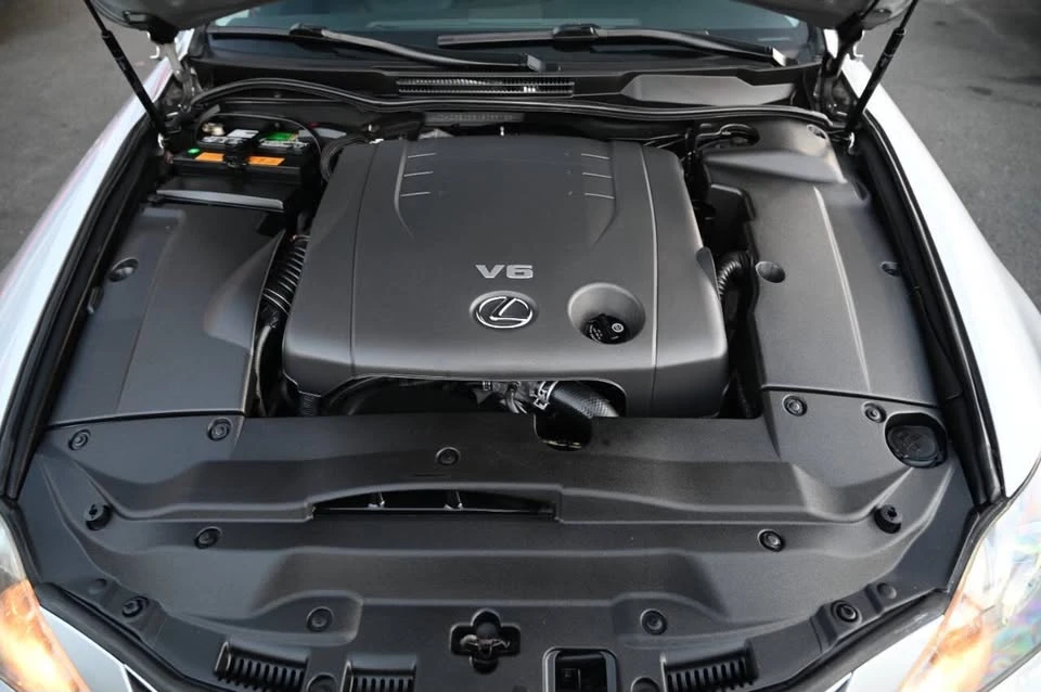 2010 Lexus IS 2nd Gen - Image 15 of 20