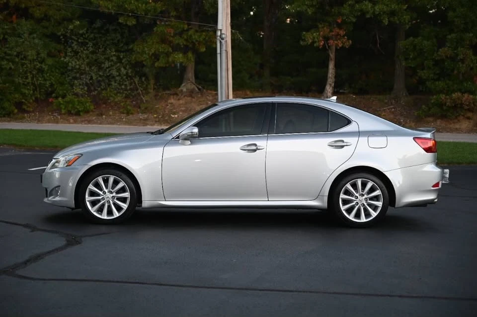 2010 Lexus IS 2nd Gen - Image 5 of 20