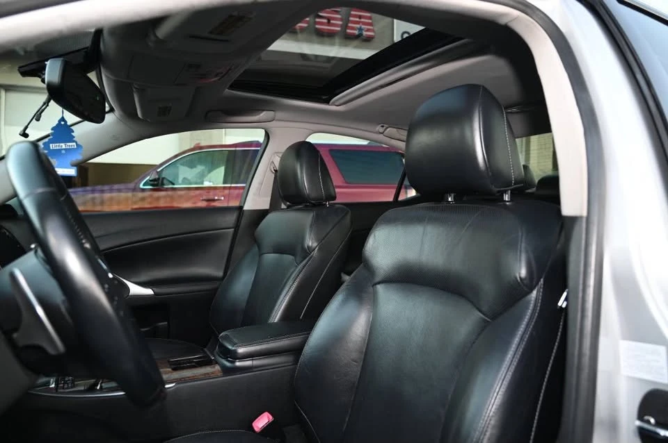2010 Lexus IS 2nd Gen - Image 7 of 20