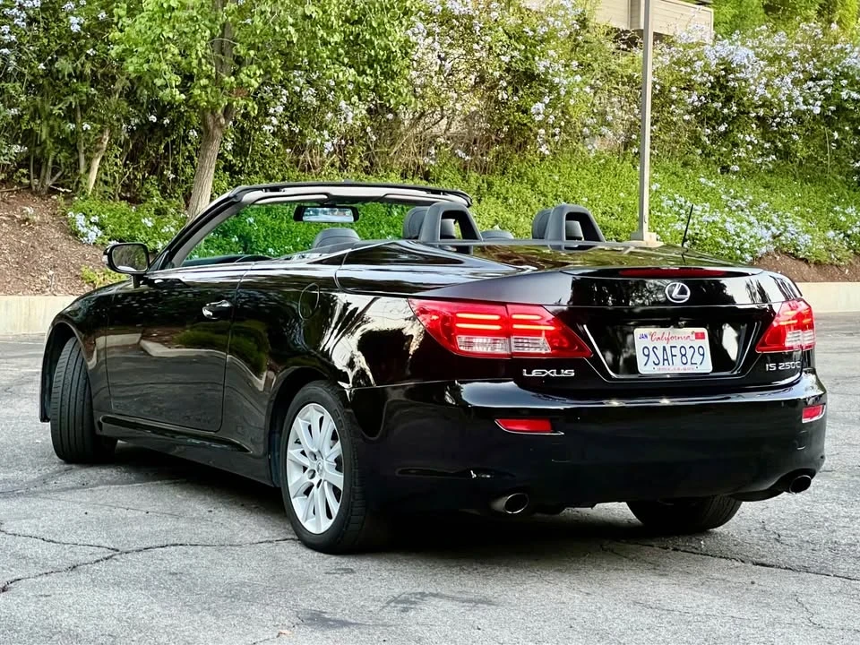 2010 Lexus IS 2nd Gen - Image 16 of 20