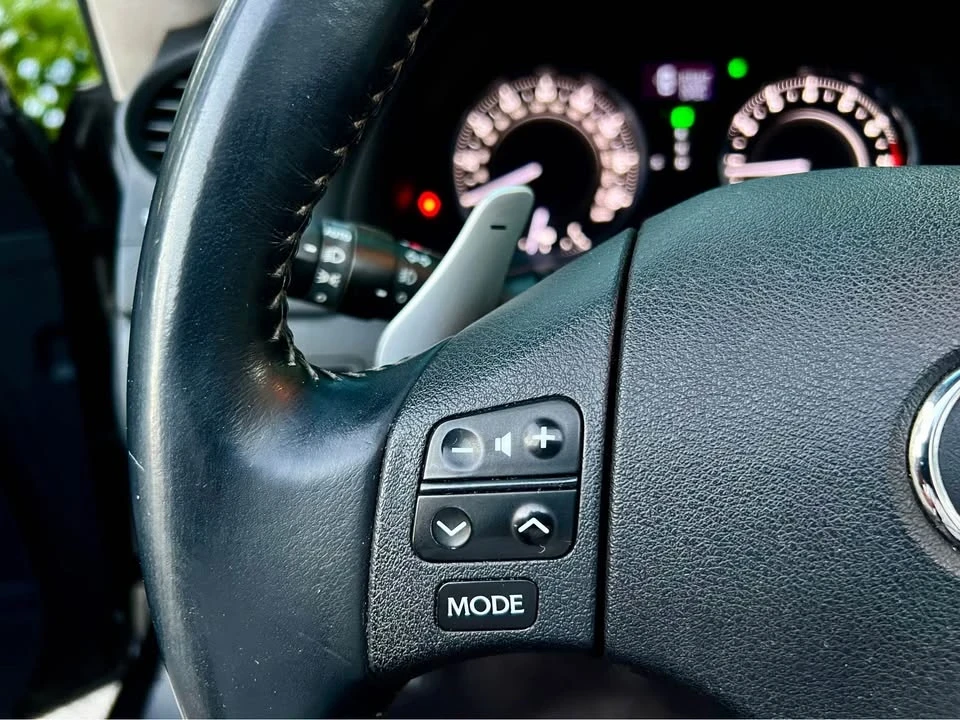 2010 Lexus IS 2nd Gen - Image 8 of 20