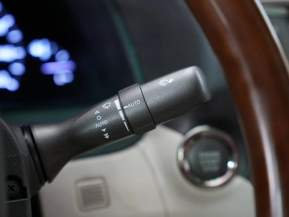 2010 Lexus LS 4th Gen - Image 16 of 20