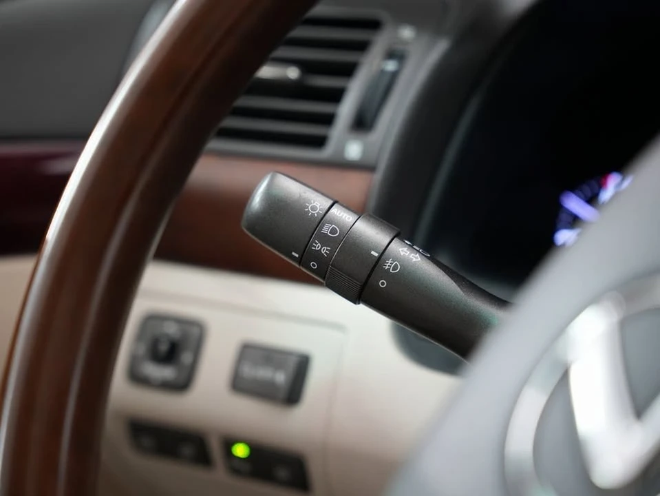 2010 Lexus LS 4th Gen - Image 15 of 20
