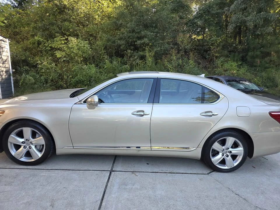 2010 Lexus LS 4th Gen - Image 5 of 16
