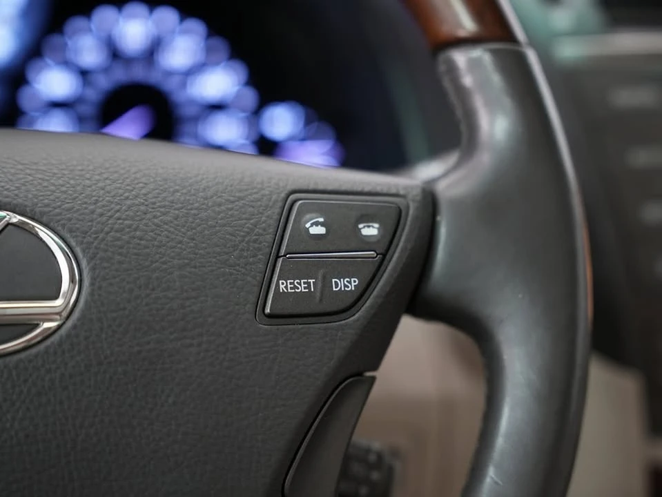 2010 Lexus LS 4th Gen - Image 13 of 20