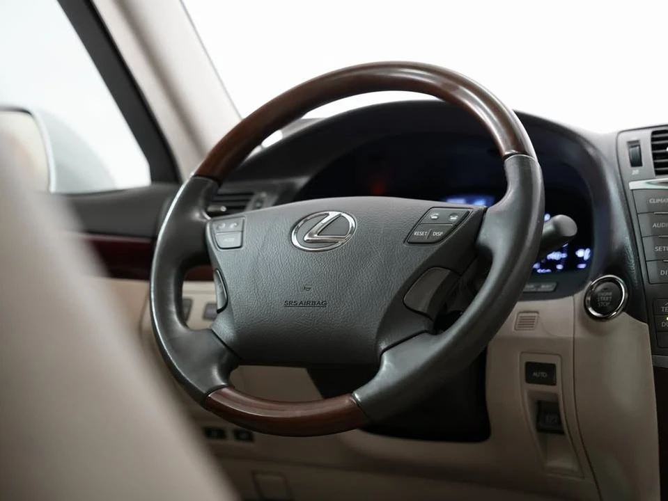 2010 Lexus LS 4th Gen - Image 11 of 20