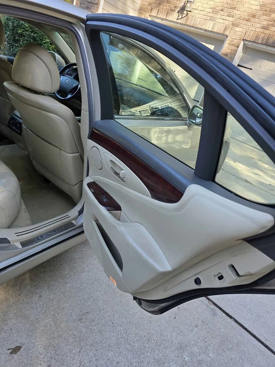 2010 Lexus LS 4th Gen - Image 11 of 16