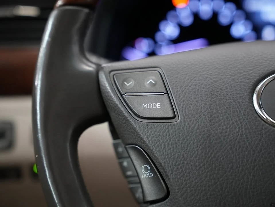 2010 Lexus LS 4th Gen - Image 12 of 20