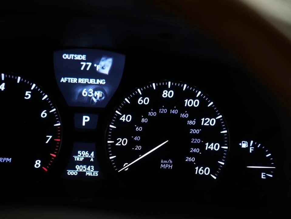 2010 Lexus LS 4th Gen - Image 18 of 20