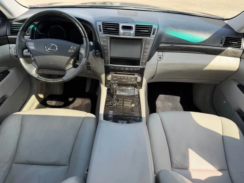 2010 Lexus LS 4th Gen - Image 14 of 14