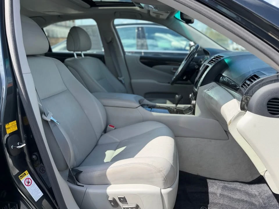 2010 Lexus LS 4th Gen - Image 12 of 14