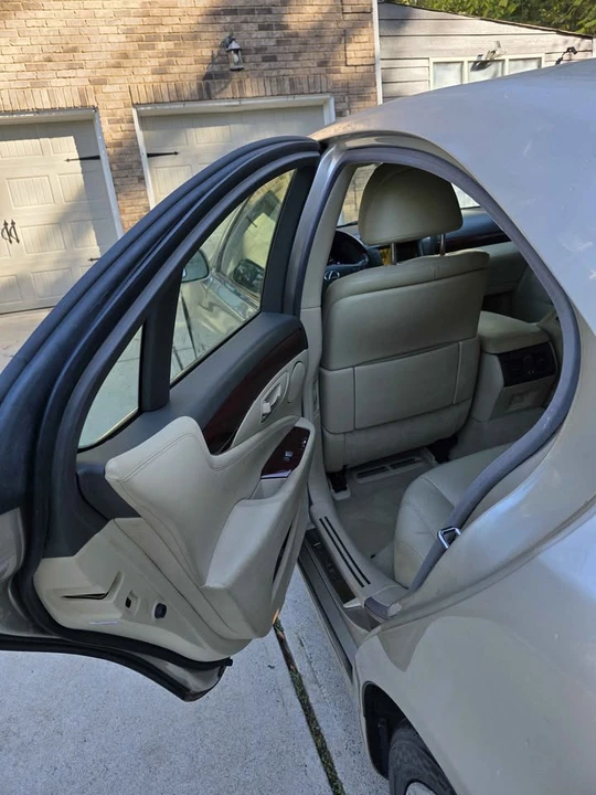 2010 Lexus LS 4th Gen - Image 13 of 16