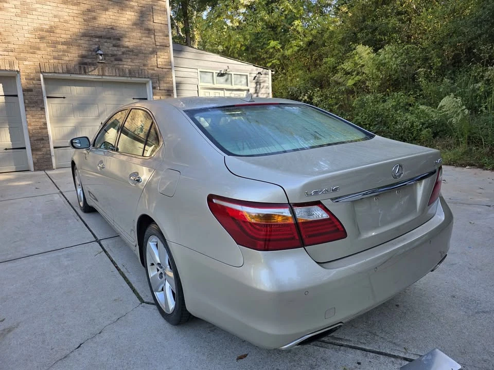 2010 Lexus LS 4th Gen - Image 8 of 16
