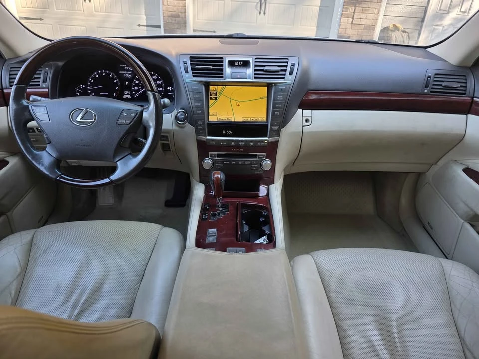 2010 Lexus LS 4th Gen - Image 15 of 16