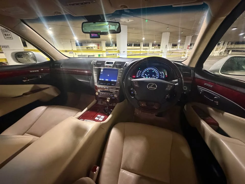 2010 Lexus LS 4th Gen - Image 7 of 14