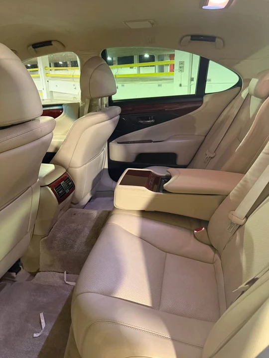 2010 Lexus LS 4th Gen - Image 5 of 14