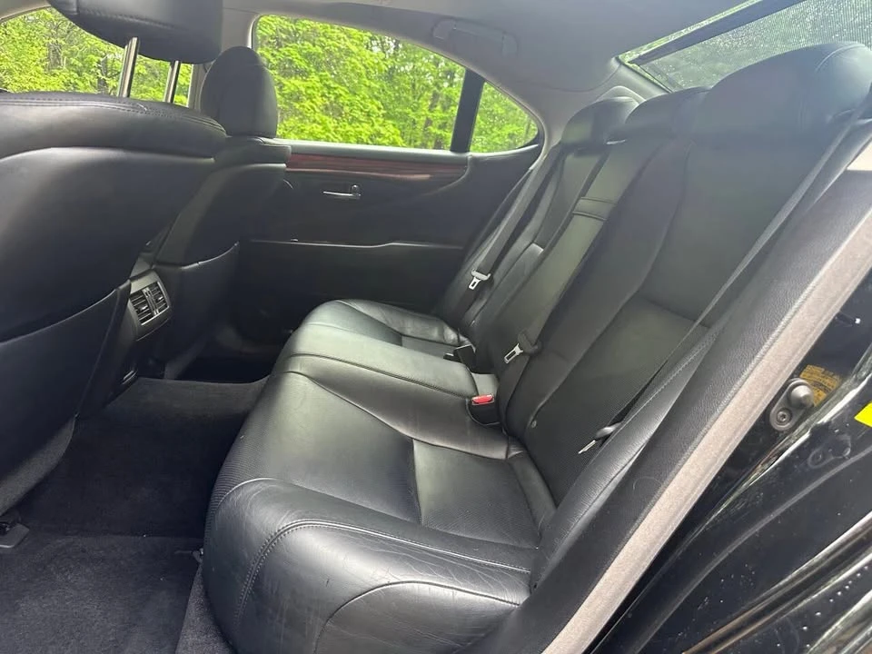 2010 Lexus LS 4th Gen - Image 9 of 11