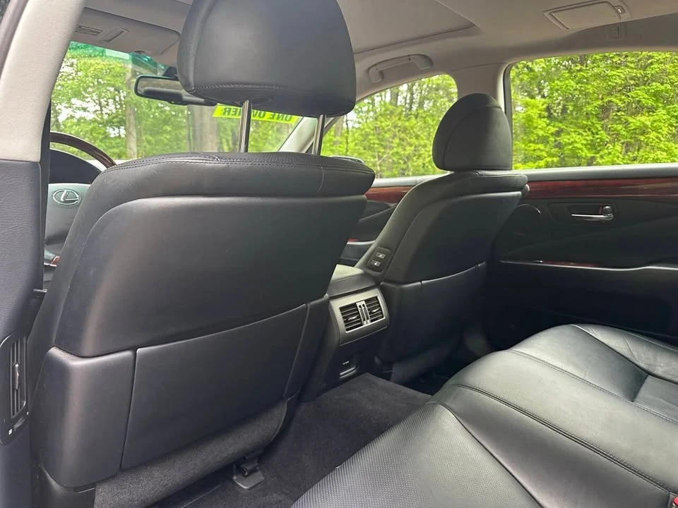 2010 Lexus LS 4th Gen - Image 8 of 11
