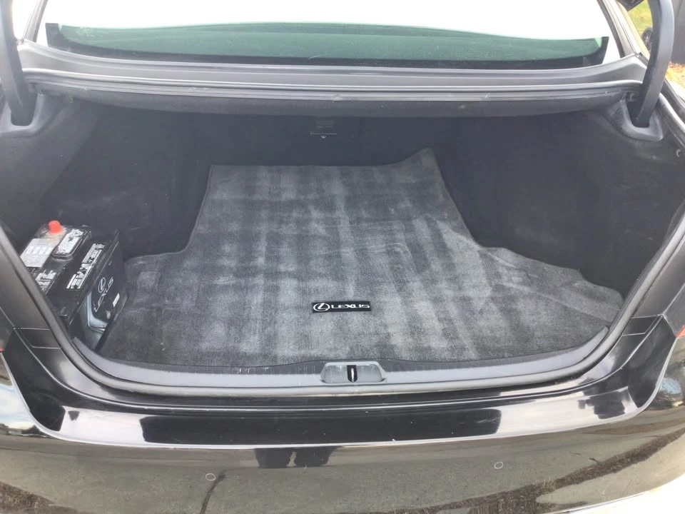 2010 Lexus LS 4th Gen - Image 5 of 10