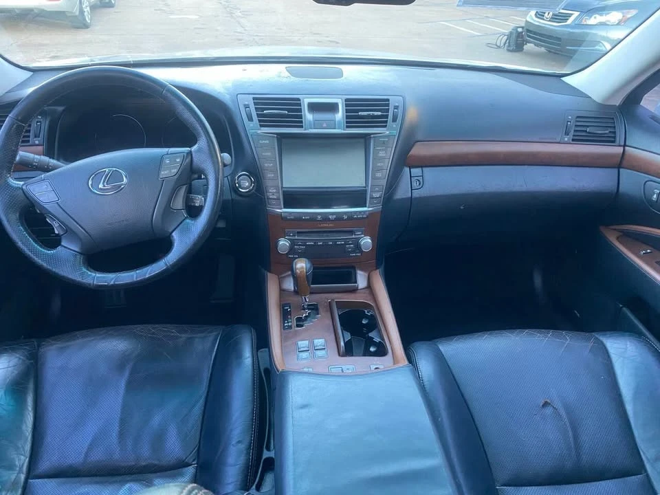 2010 Lexus LS 4th Gen - Image 12 of 17