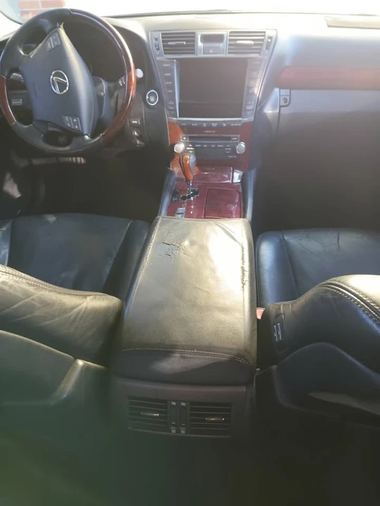 2010 Lexus LS 4th Gen - Image 18 of 18