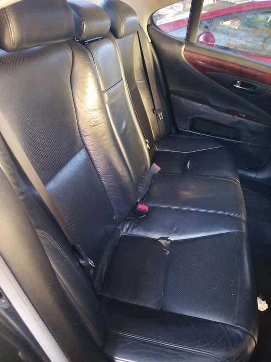 2010 Lexus LS 4th Gen - Image 17 of 18