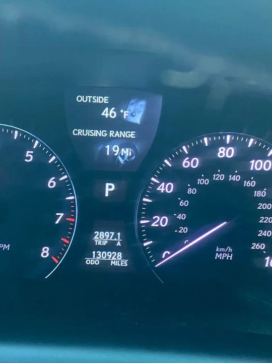 2010 Lexus LS 4th Gen - Image 11 of 17