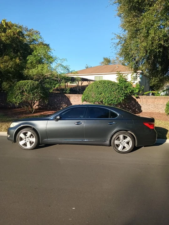 2010 Lexus LS 4th Gen - Image 2 of 18