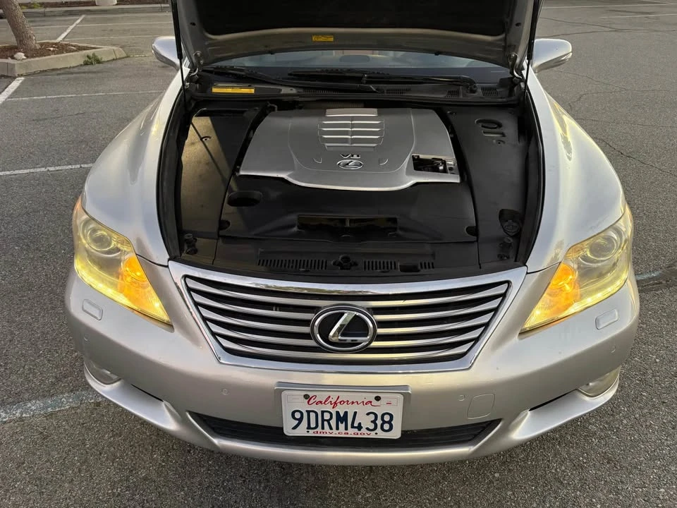 2010 Lexus LS 4th Gen - Image 16 of 18