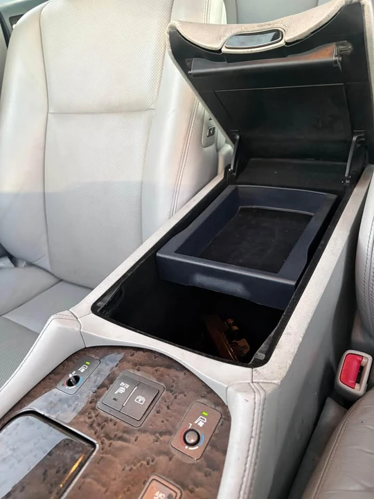 2010 Lexus LS 4th Gen - Image 12 of 18