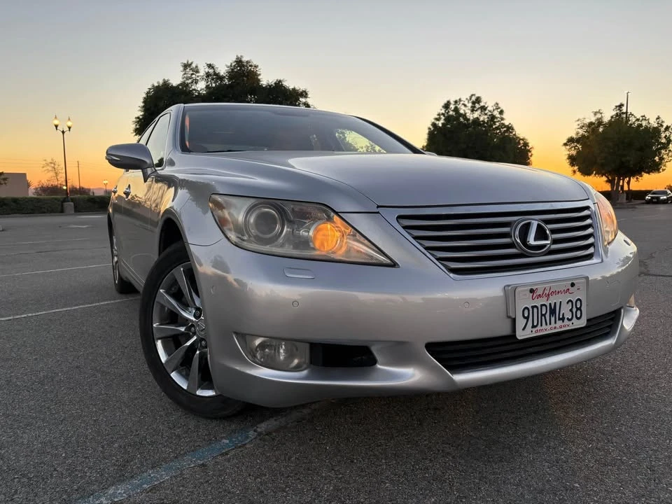 2010 Lexus LS 4th Gen - Image 2 of 18