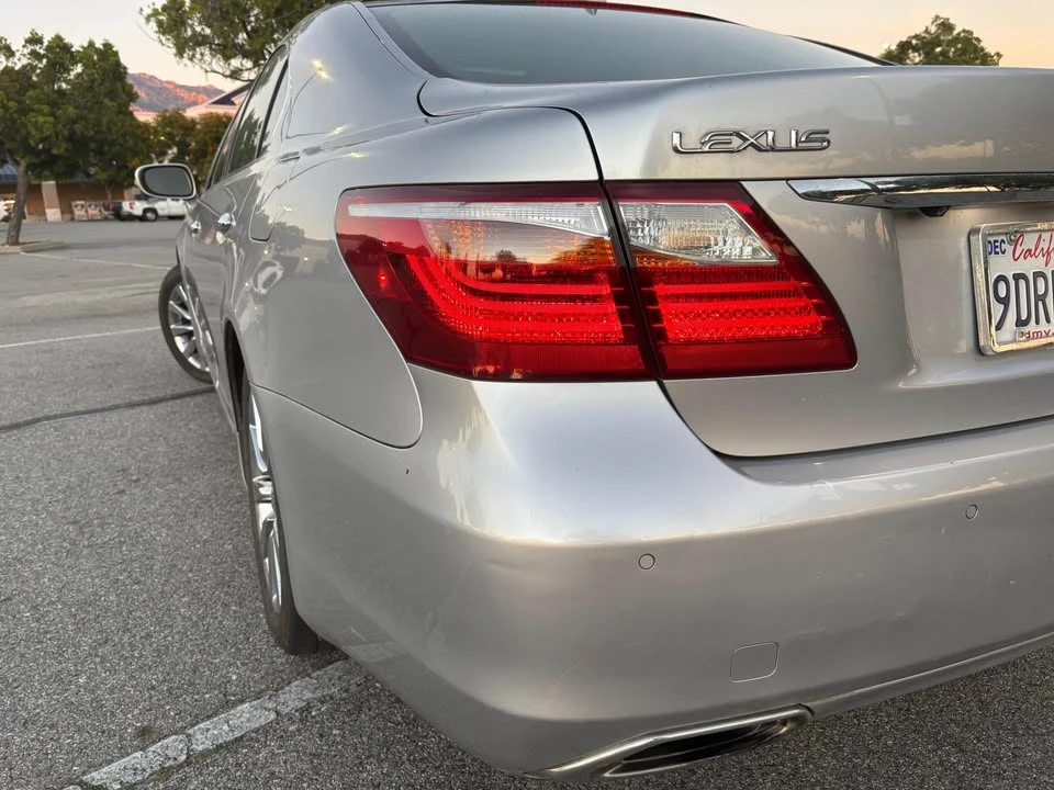 2010 Lexus LS 4th Gen - Image 10 of 18
