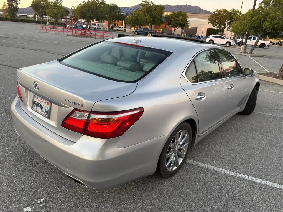 2010 Lexus LS 4th Gen - Image 11 of 18