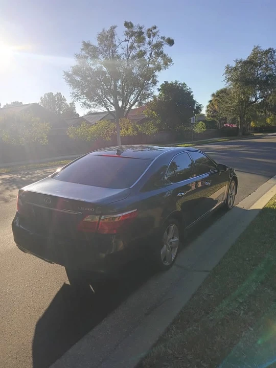 2010 Lexus LS 4th Gen - Image 5 of 18