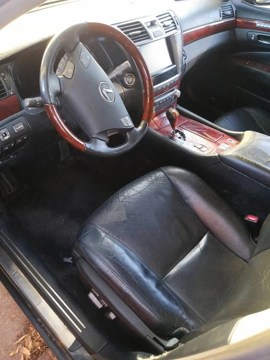 2010 Lexus LS 4th Gen - Image 9 of 18