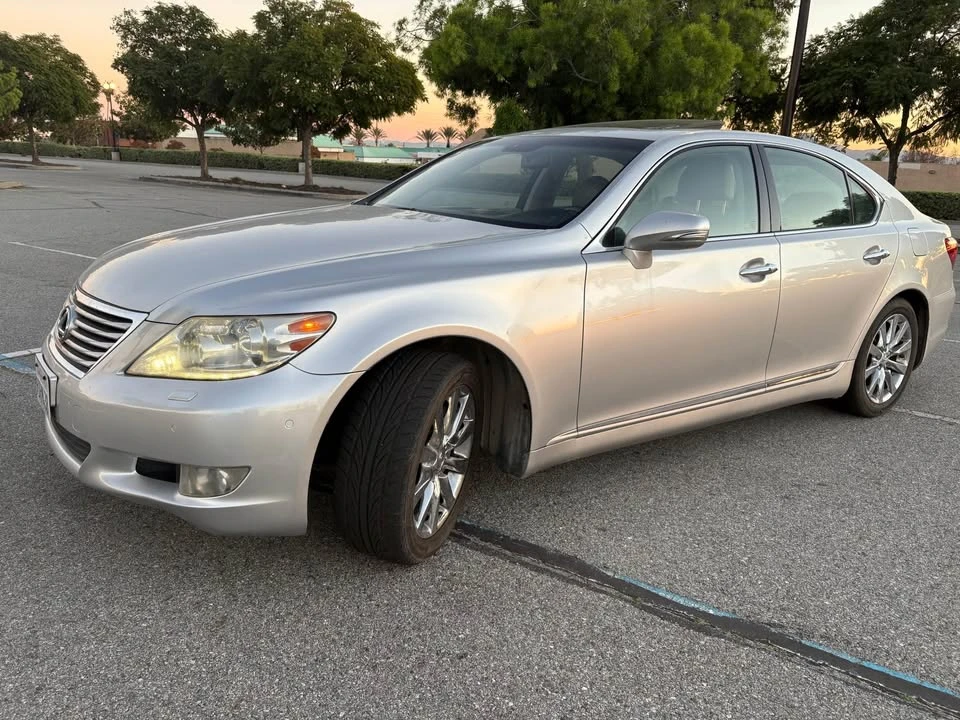 2010 Lexus LS 4th Gen - Image 5 of 18