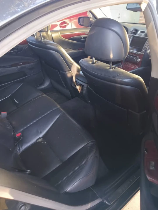 2010 Lexus LS 4th Gen - Image 16 of 18