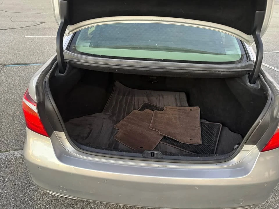 2010 Lexus LS 4th Gen - Image 13 of 18