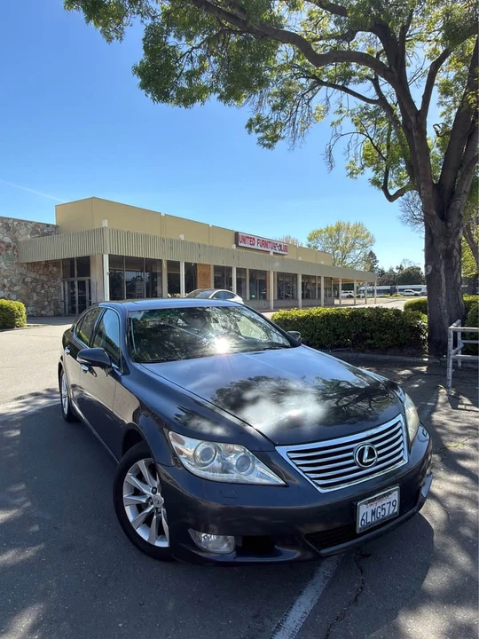 2010 Lexus LS 4th Gen - Image 3 of 9